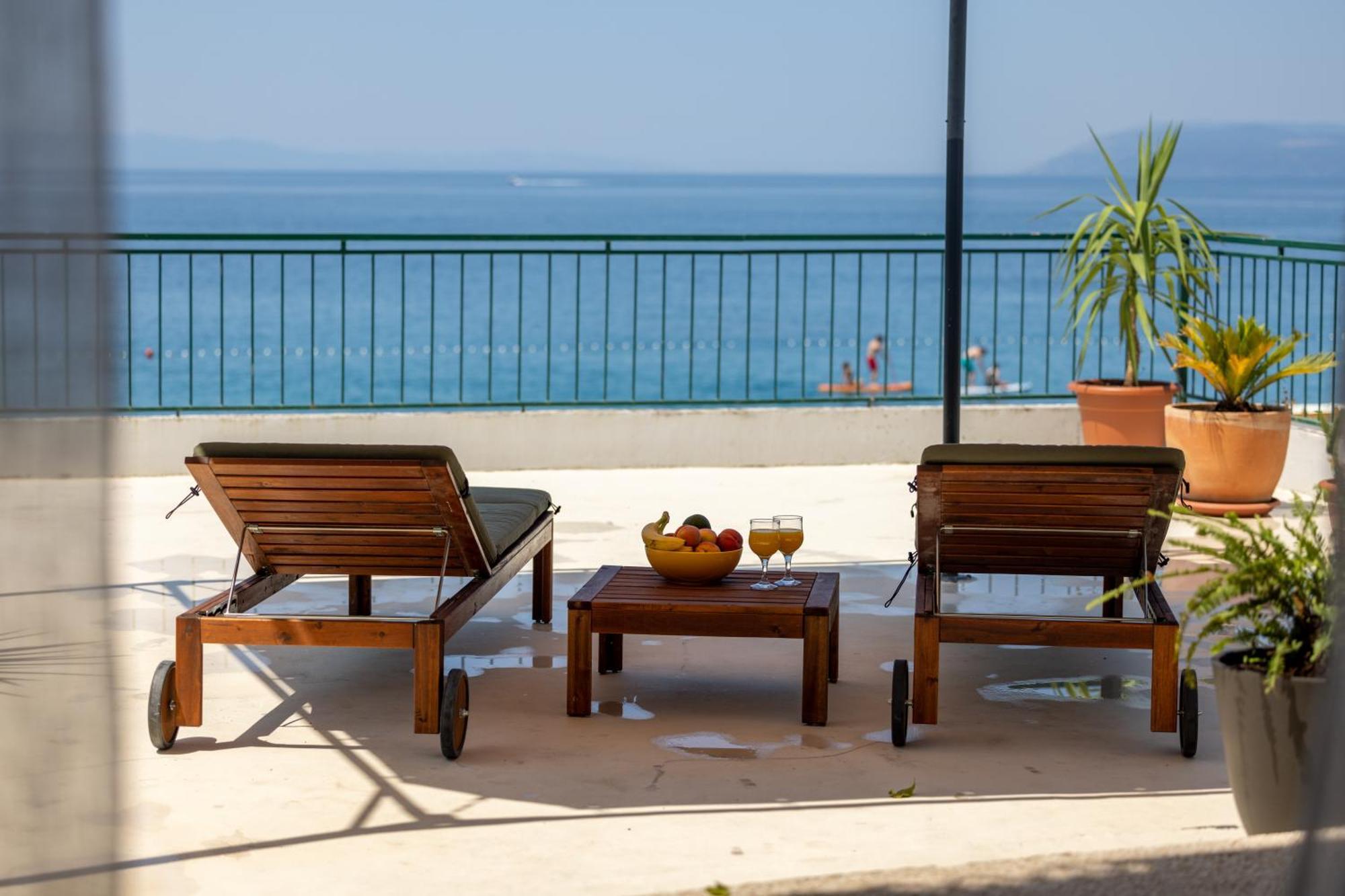 Beachfront Comfort Apartment Nives Tučepi Exterior foto