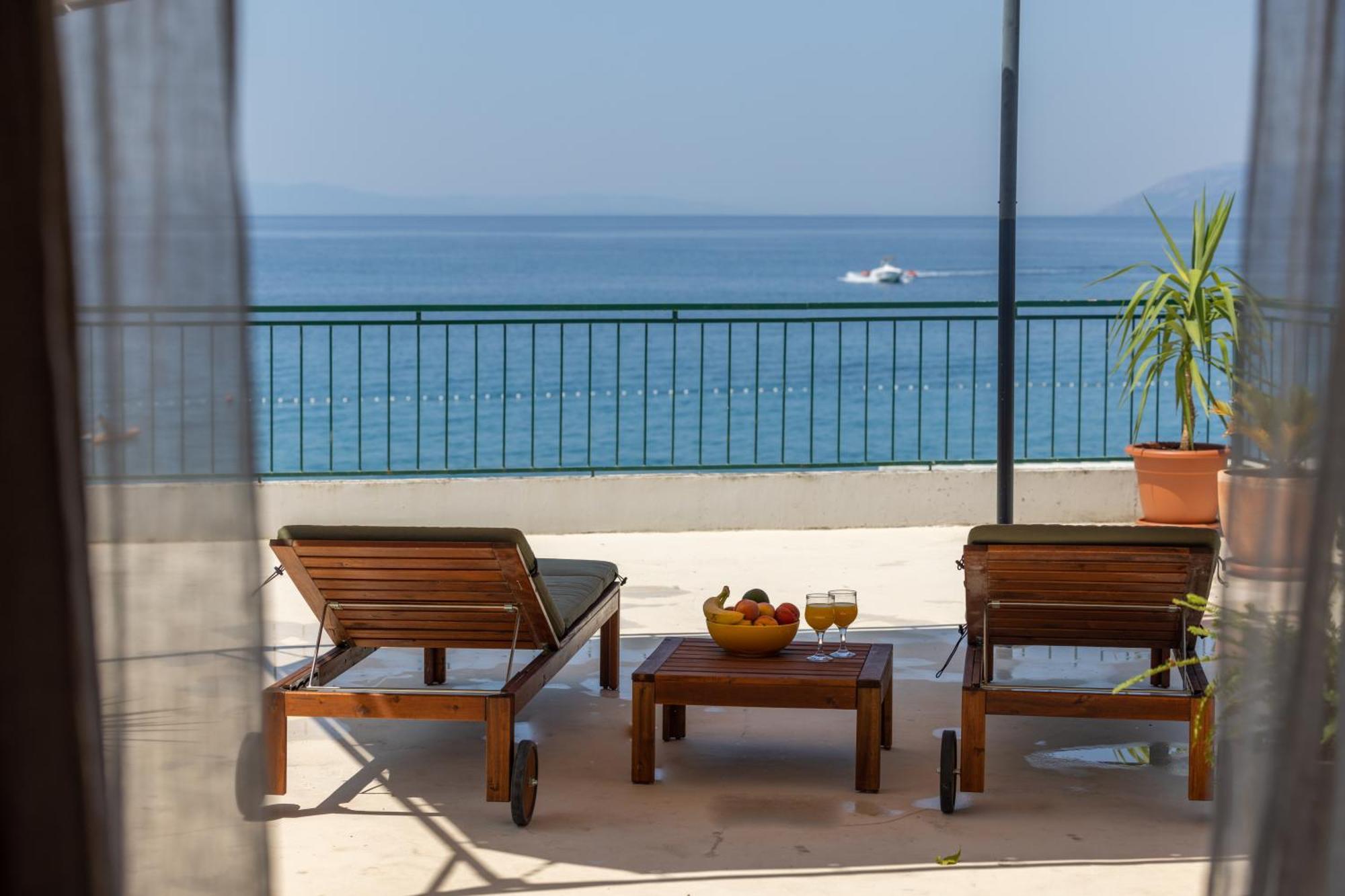 Beachfront Comfort Apartment Nives Tučepi Exterior foto